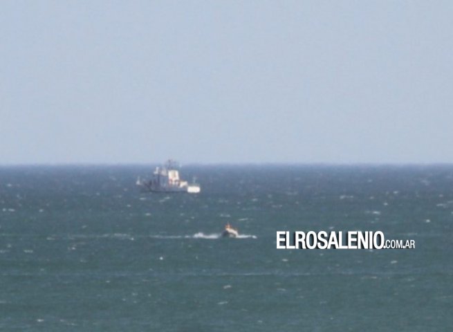 Hallaron un cuerpo en el mar a cinco millas de la costa de Claromecó