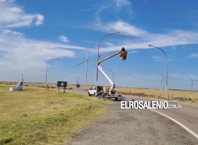 Realizaron el mantenimiento de la iluminación en el acceso a Pehuen