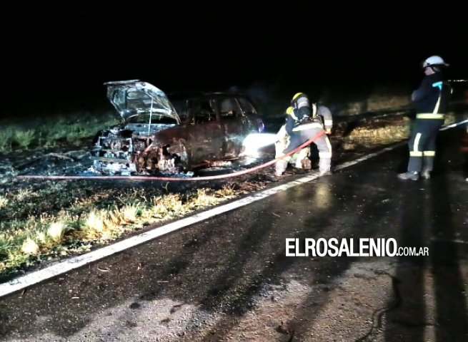 Otro auto incendiado, la misma ruta