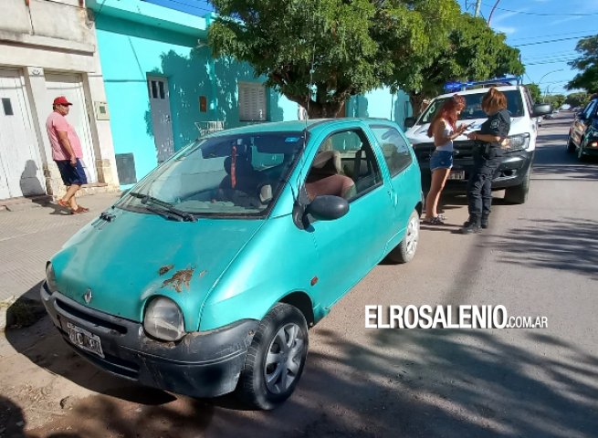 Asistieron a una conductora tras el incendio en su auto