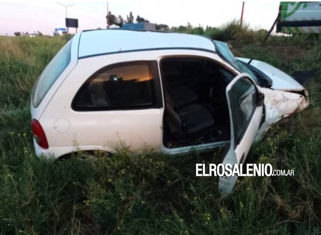 La presencia de un equino en la ruta generó su muerte y daños en un auto