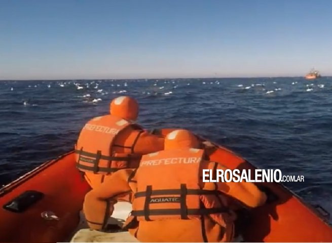 Rescataron a tres pescadores en la ría