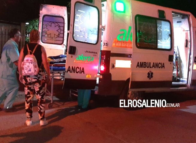 Delivery cayó de su moto al encontrarse con un cable a baja altura