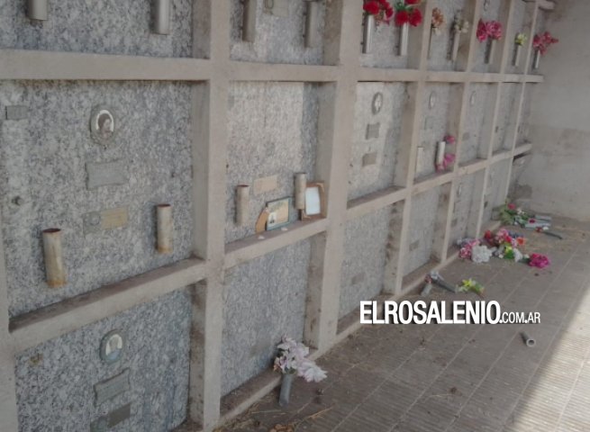 De no creer: anoche volvieron a robar placas en el panteón del COM