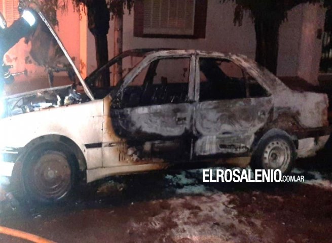 Pérdidas totales en un auto estacionado en el macrocentro