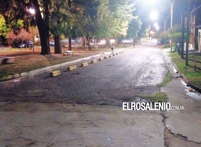 El municipio retiró las macetas del boulevard Avellaneda 