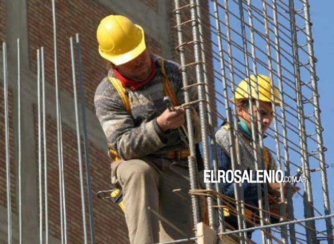La construcción se hundió en febrero 24,6% y la industria retrocedió 9,9%