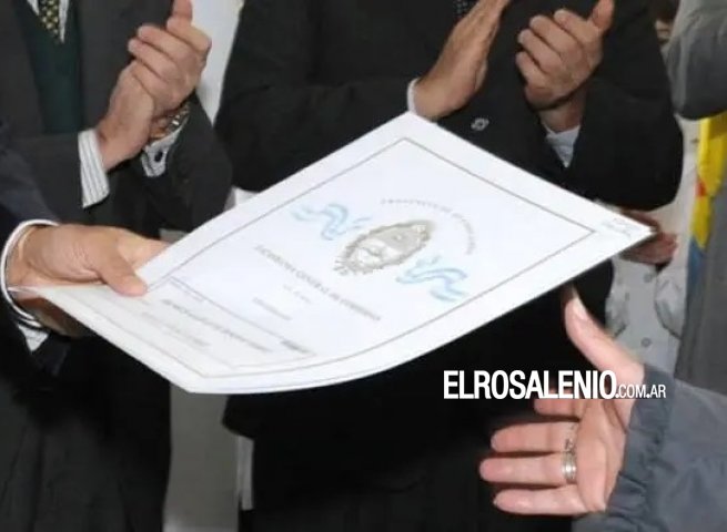 Entregarán 99 escrituras en el Teatro Colón