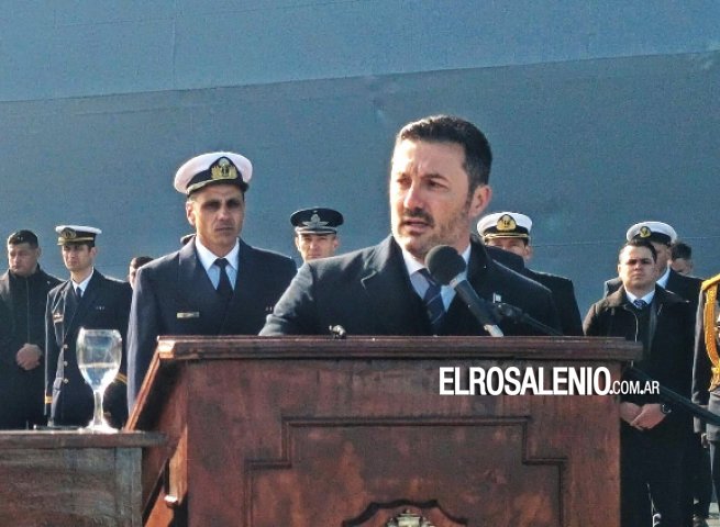 Petri evitó referirse a los recortes del personal civil de la Armada