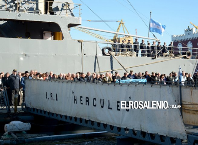 El ARA “Hércules” tuvo su último arriado de pabellón y quedó radiado