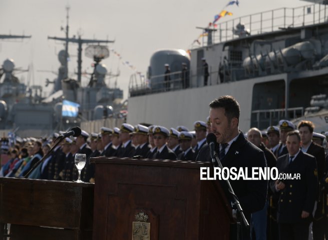 El Gobierno pediría un préstamo de hasta US$3700 millones para comprar submarinos y dos buques