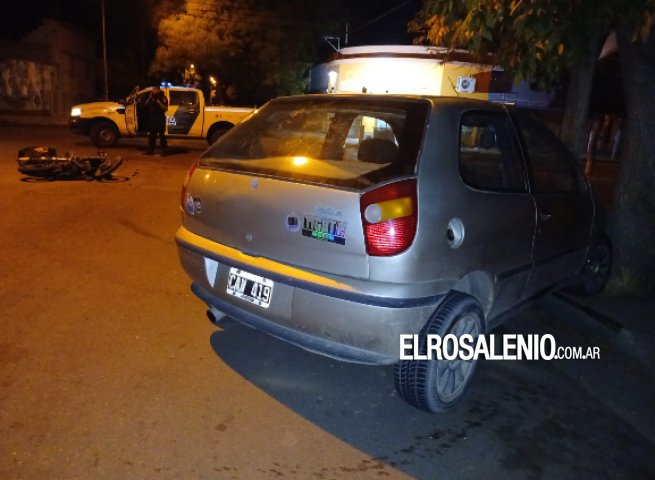 Motociclista de delivery herido tras chocar con un auto