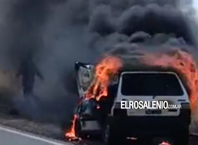 Incendio en Ruta 249: vehículo quedó totalmente destruido