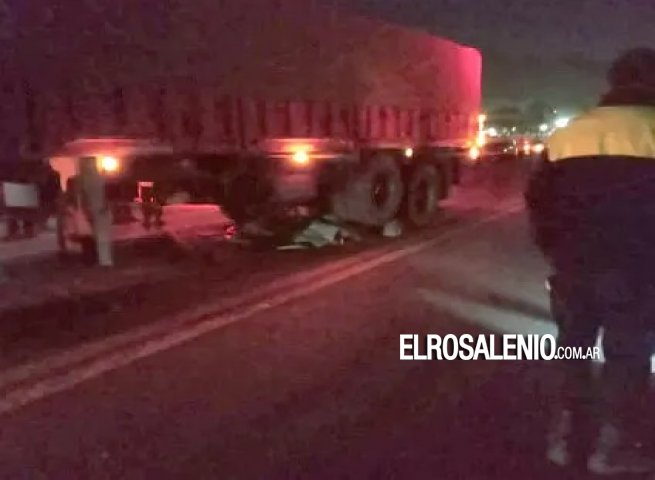  Tragedia en Tres Arroyos: un motociclista murió al chocar contra un camión
