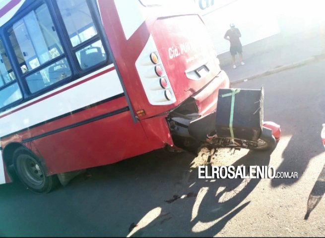 Un delivery en moto resultó herido en accidente