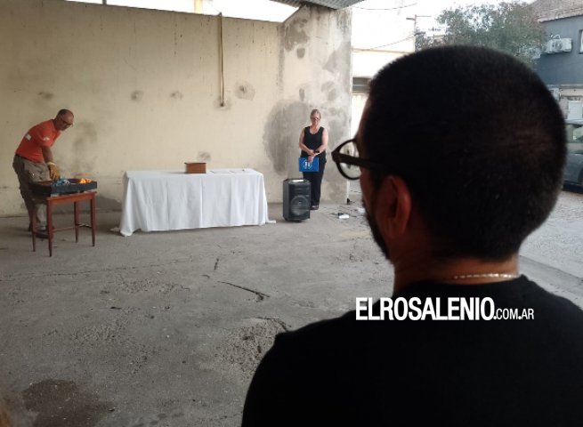 El Municipio realizó ayer una ceremonia de incineración de banderas dadas de baja