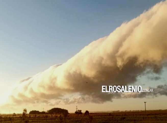 Un espectáculo en el cielo: las nubes que sorprendieron a la ciudad esta mañana