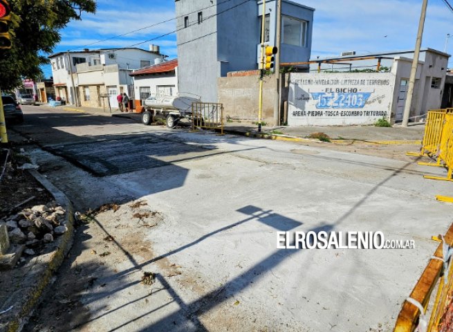 Repararon la esquina de Libertad y Alvear, reemplazando el asfalto por hormigón