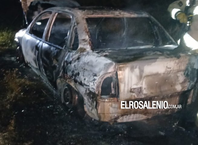 Le prestaron el auto y se le incendió