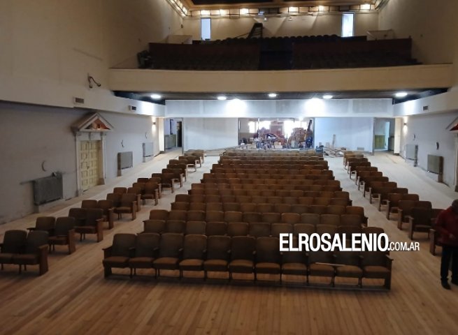 Sociedad Española busca juntar fondos para finalizar la obra de reconstrucción de su teatro