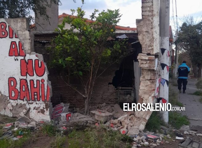 Luego de 3 horas y media, se bajó el conductor de la camioneta y se la secuestraron