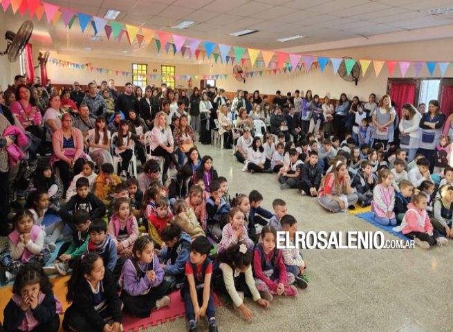 El Municipio entregó kits escolares y mobiliario para distintas escuelas