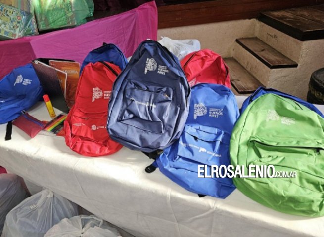 El Municipio entregó kits escolares y mobiliario para distintas escuelas