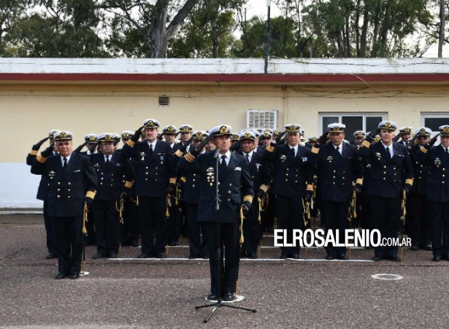 Ceremonia por el Día de la Armada en Puerto Belgrano