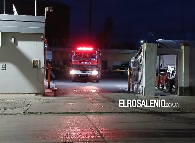 Principio de incendio en vehículo del parque automotor municipal