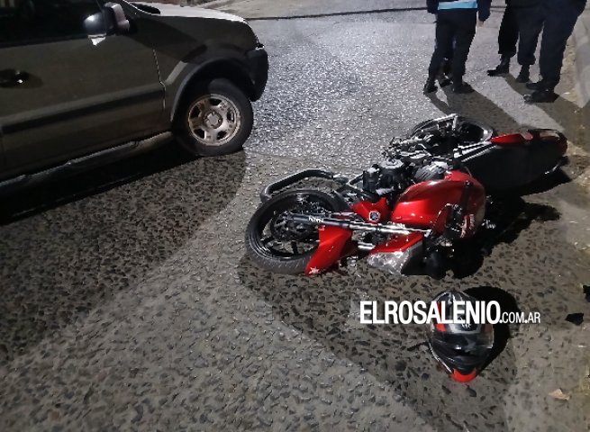 Intentó evadir control, provocó accidente y terminó con fractura expuesta de una pierna