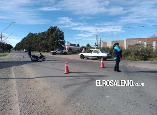 Un motociclista fue hospitalizado tras chocar con un auto en Diagonal Sarmiento
