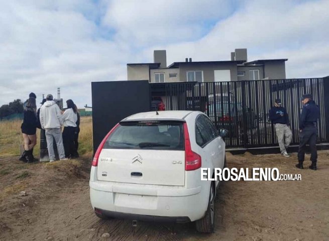 Detenidos en una fiesta clandestina: dos tenían drogas y uno intentó robar un auto