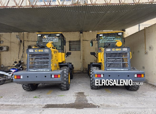 El Municipio incorporó dos palas cargadoras y un camión recolector 