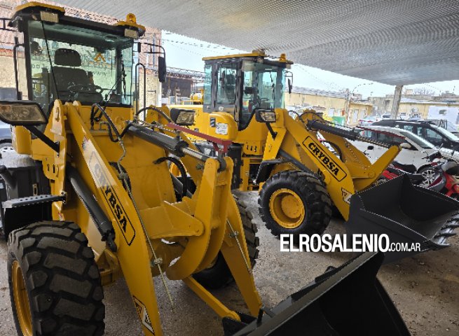 El Municipio incorporó dos palas cargadoras y un camión recolector 