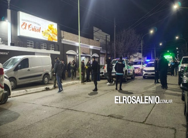 Confuso hecho de sangre en el interior de una conocida panadería