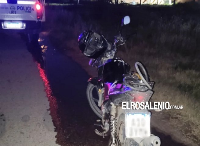 Accidente en Grünbein: una motociclista embistió a un menor de 14 años que caminaba por la banquina 