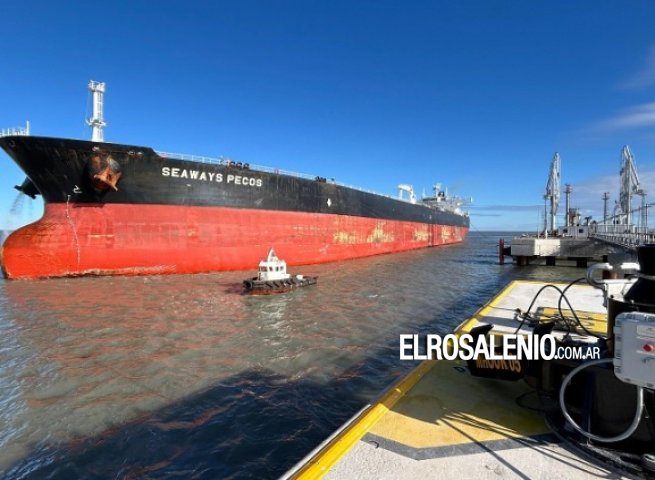 Amarró en la nueva terminal de Otamérica el petrolero más grande que haya operado en Rosales