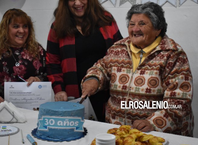 Reconocieron a las “manzaneras” en el marco de los 30 años del Plan Más Vida