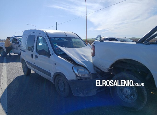 Cuatro vehículos chocaron en cadena en ruta 229