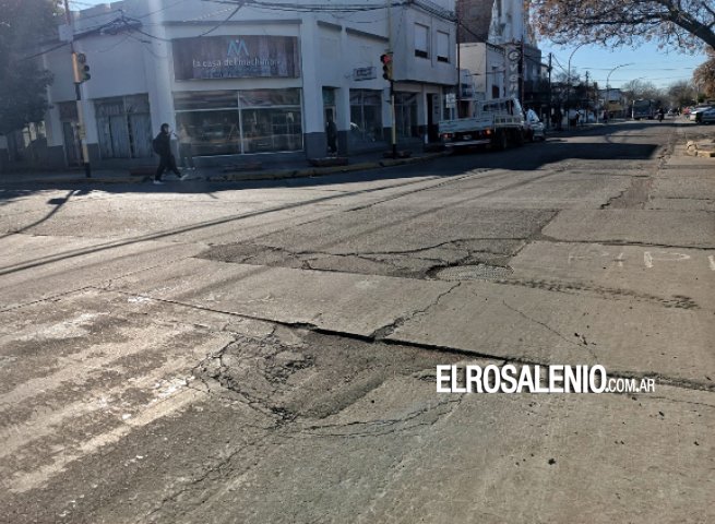 Nueva pérdida de agua en Rivadavia y Brown, agrava los hundimientos del hormigón