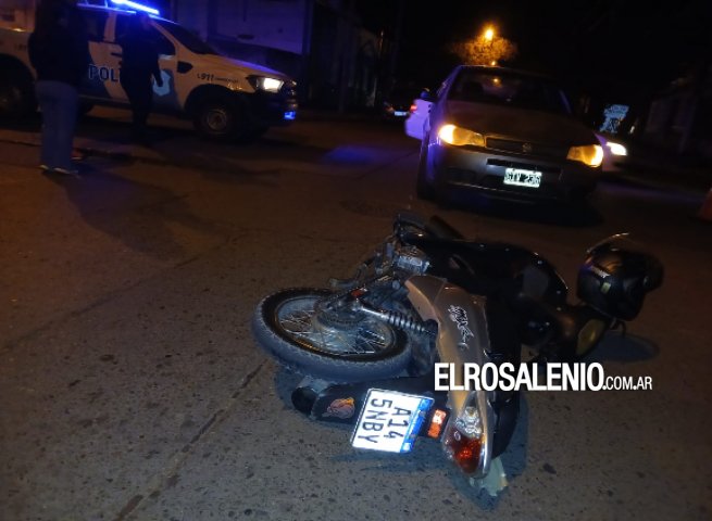 Joven motociclista hospitalizado tras accidente