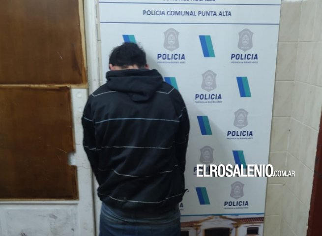 Fue aprehendido por circular en una moto robada minutos antes 