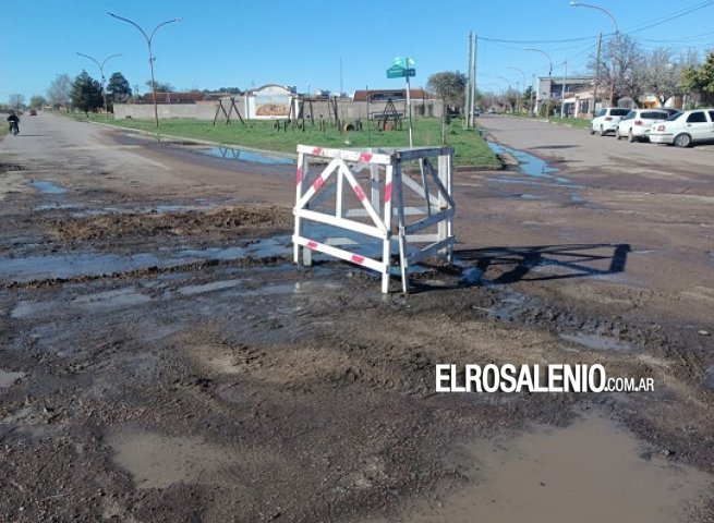 Jujuy y Murature: laguna de líquidos cloacales y pozos tapados con tierra