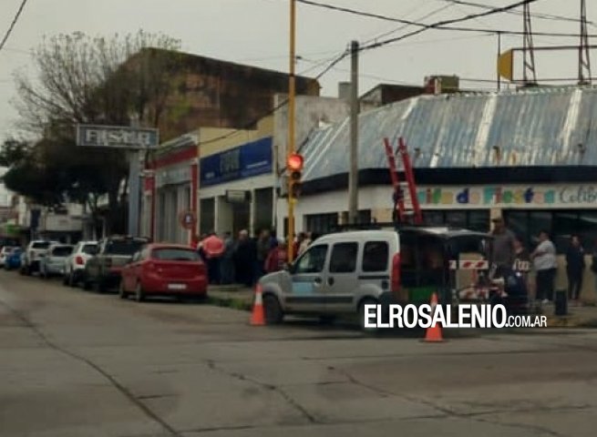  Ahorristas se agruparon en una financiera para retirar sus depósitos