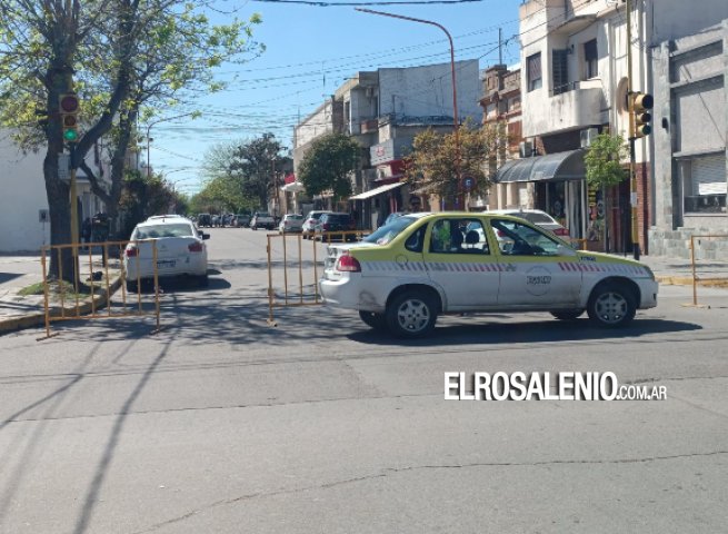 Corte de calle en Rivadavia al 400 por reparación de perdida de agua