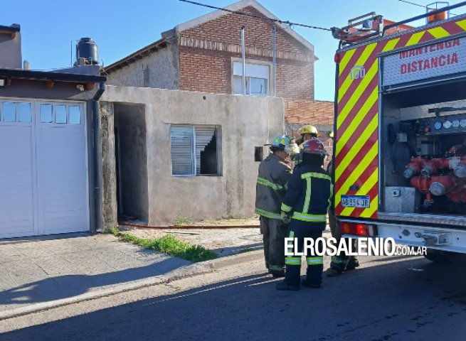 Incendio en el patio de un departamento generó preocupación