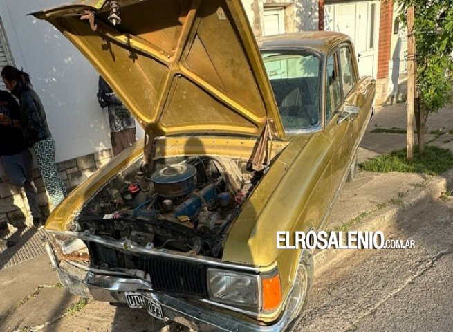 White: perdió el control del auto, subió a la vereda y atropelló a dos peatones