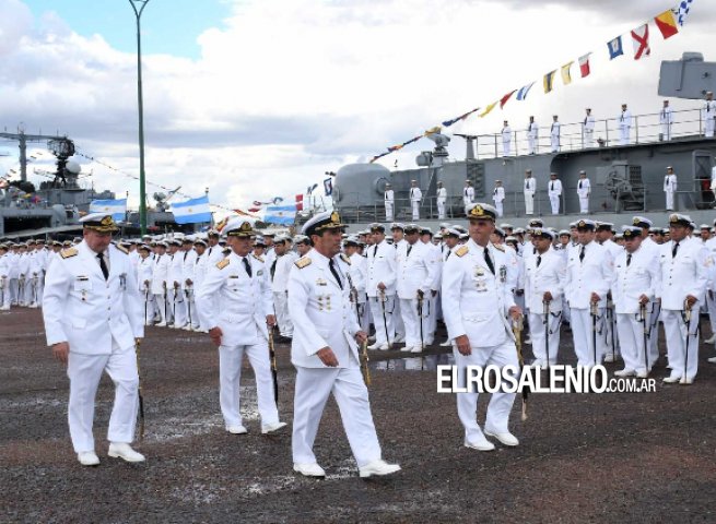 Se conmemoró el 147° aniversario de la Flota de Mar con la presencia del jefe de la Armada