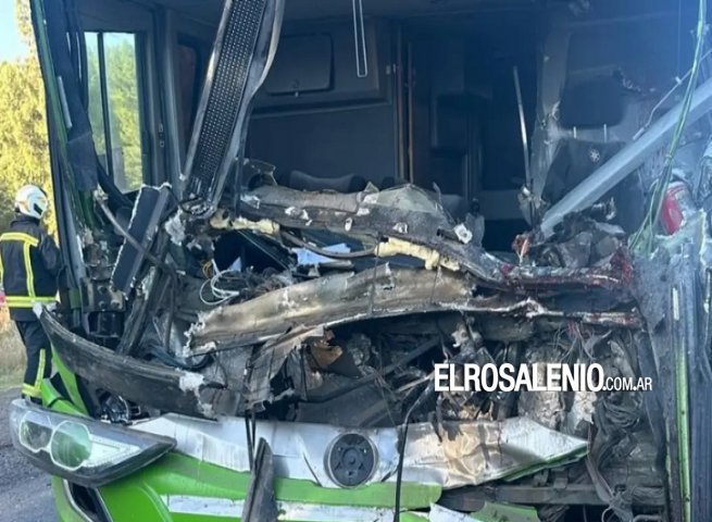  Choque en Médanos: murió el chofer de un micro de larga distancia 