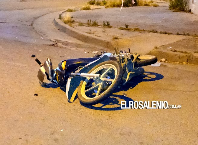 Otro accidente entre auto y moto